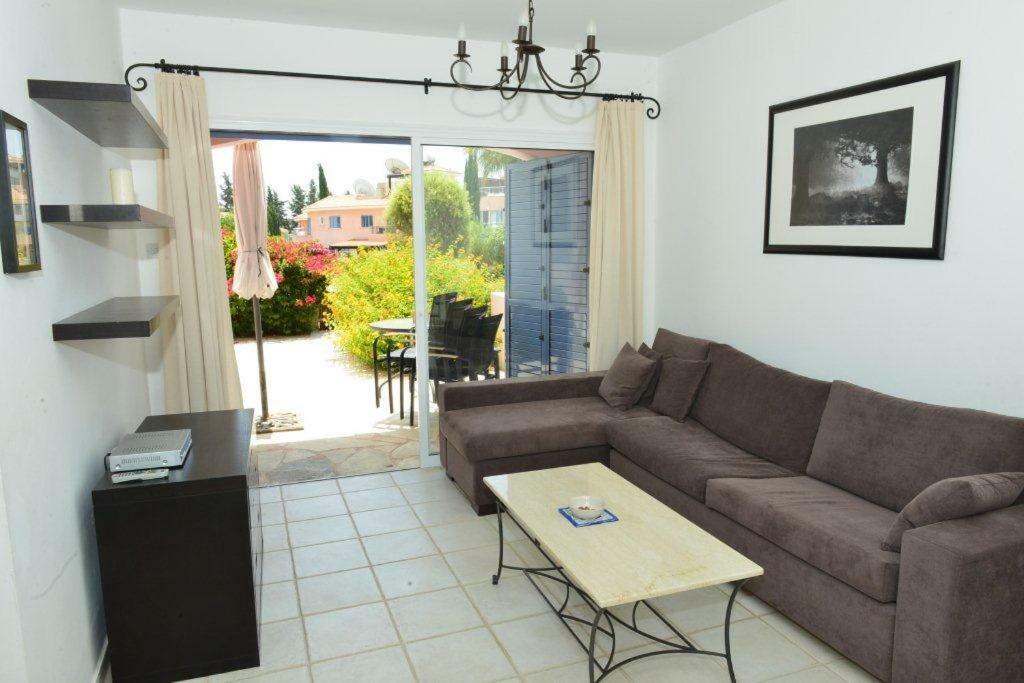 Limnaria Villas Sunny Garden Apartment Пафос Екстер'єр фото